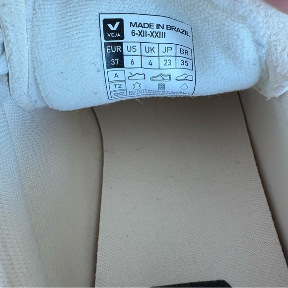 Veja White Women's Sneakers - Picture 5 of 5